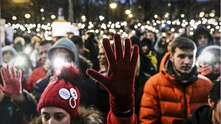 Srbija sutra ide u opći štrajk, sve više ljudi mu se pridružuje